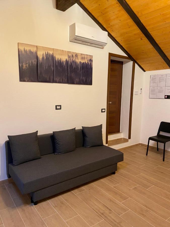 21House - Appartamento 2 بوستو أرسيزيو المظهر الخارجي الصورة