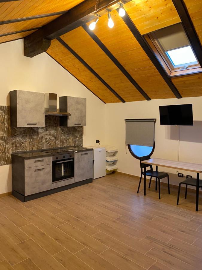 21House - Appartamento 2 بوستو أرسيزيو المظهر الخارجي الصورة